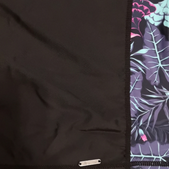 Rash guard - Picture 3 of 3